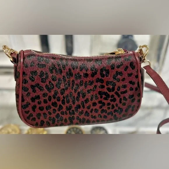 🌟MICHAEL MICHAEL KORS🌟 NWT Carmela Sm Pouchette Crossbody Leather Color:Oxblood - Picture 3 of 8